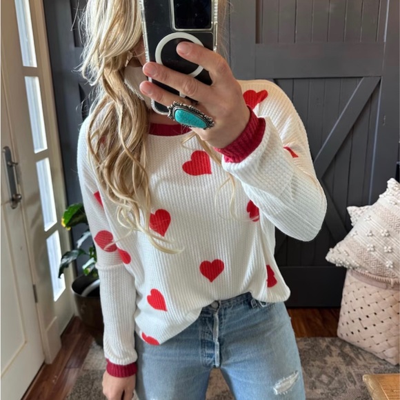 New Heart Print White Long Sleeve Waffle Weave Thermal Shirt Top Valentine's Day - Picture 3 of 7